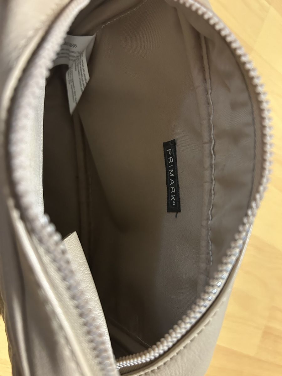 Primark Sacs femmes: Beige Primark Umhängetasche – D'occasion à Aesch BL par danj_x56 1