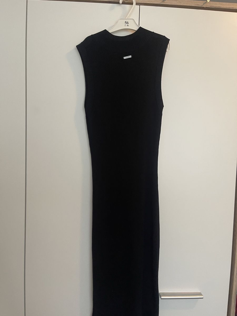 Guess Vestiti: Guess Kleid Damen – Nuovo (secondo la descrizione) da Uzwil venduto da noe_9f9c