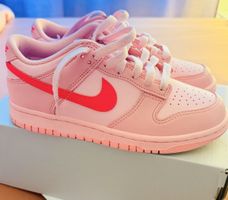Baskets Nike Dunk Low Rose