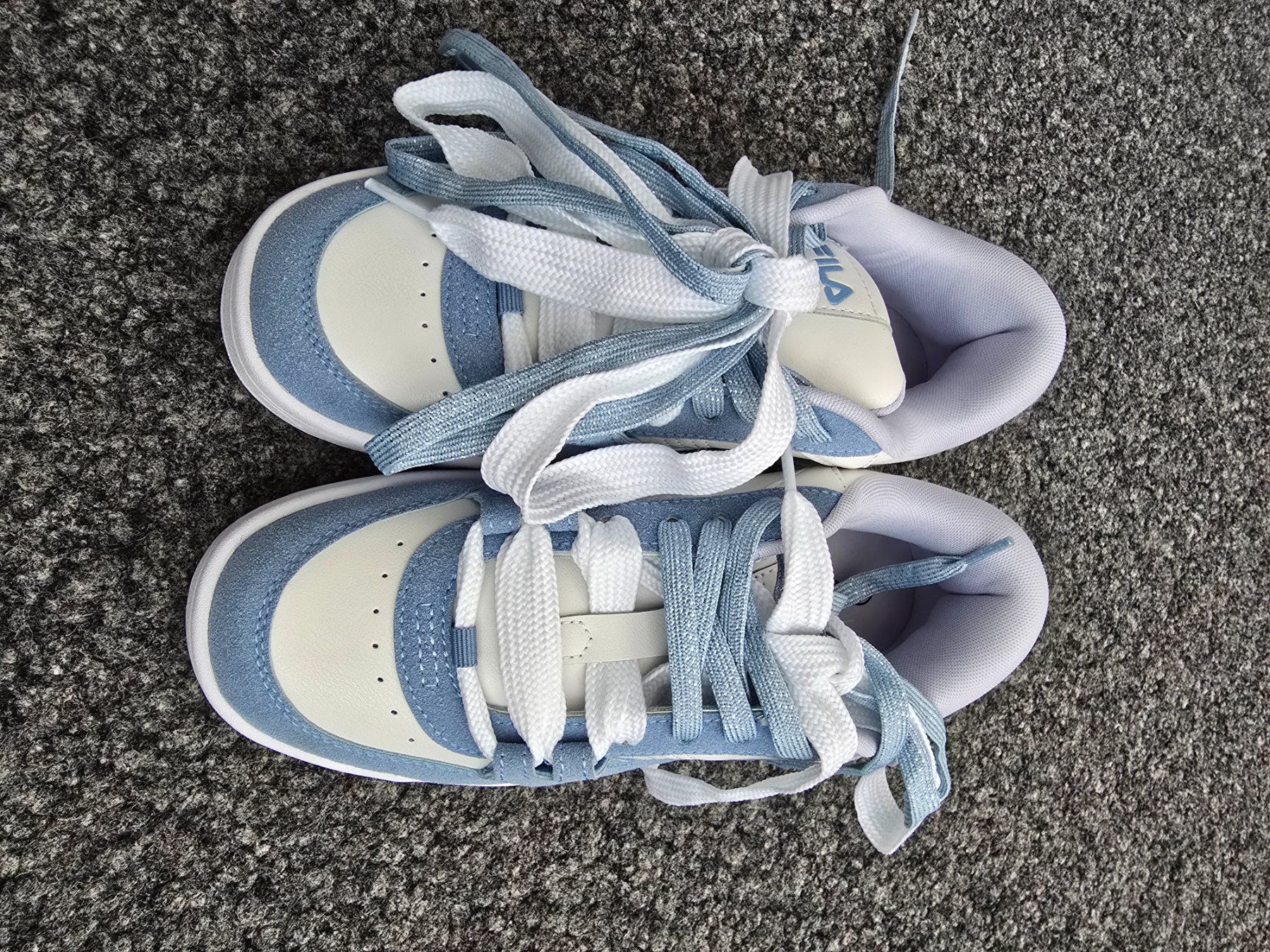Fila Scarpe da donna: Fila Schuhe Grösse 38 hellblau/weiss gebraucht – Usato da Niederhünigen venduto da 12181