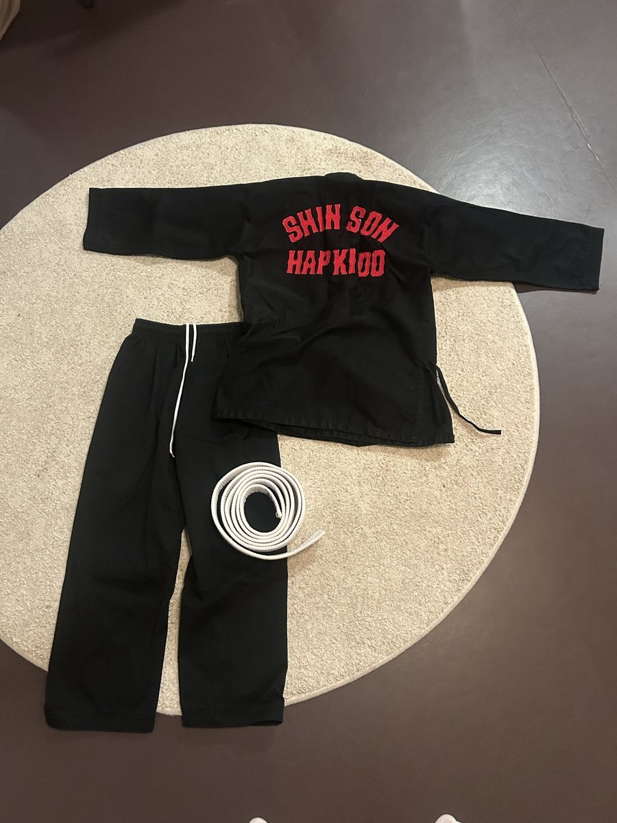 Kimonos: Shinson Hapkido Anzug Kinder – Neu (gemäss Beschreibung) aus Zürich von nag_mqq9 1