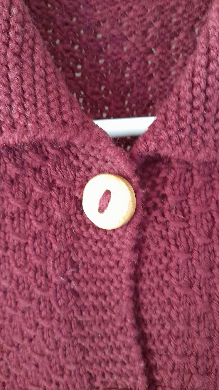 Giacche: Strickjacke mit Gürtel Gr. 38-40 – Usato da Nesslau venduto da Churfirsten08 1