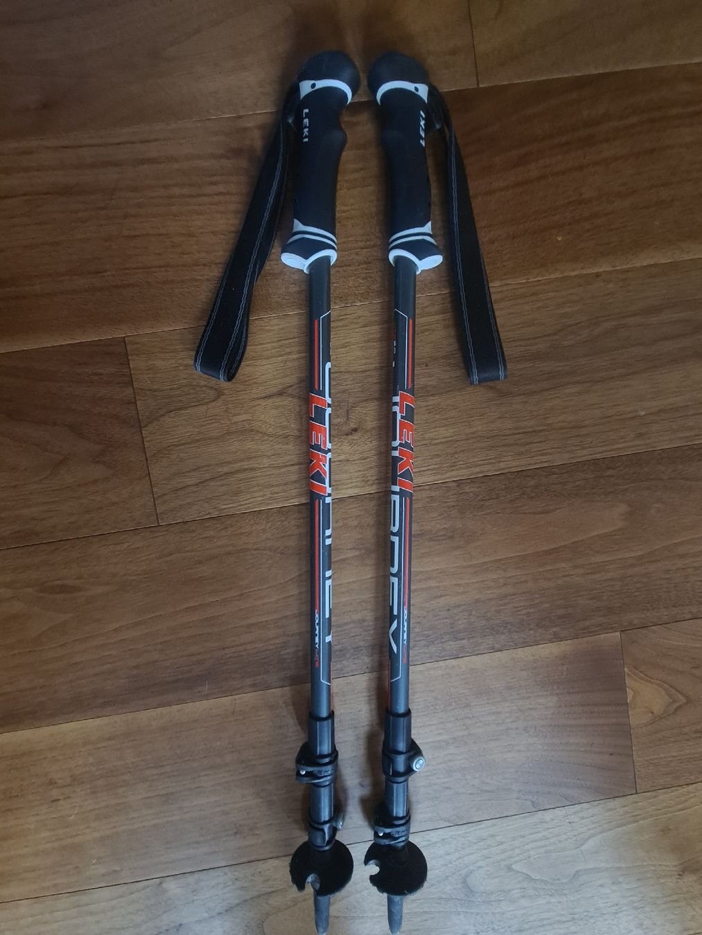 Leki Sci: LEKI Wanderstöcke, verstellbar – Usato da St.Gallen venduto da EL03 1