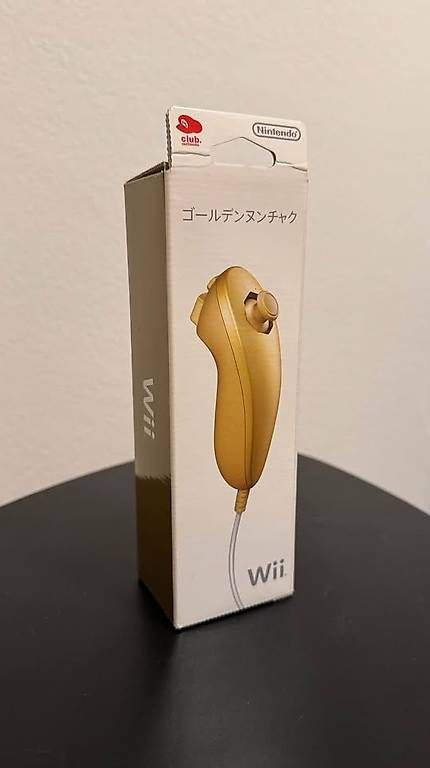 Controller: Nintendo Official Gold Classic Nunchuck Controller Wii – Usato da Mont-sur-Lausanne venduto da MaikiBBoy