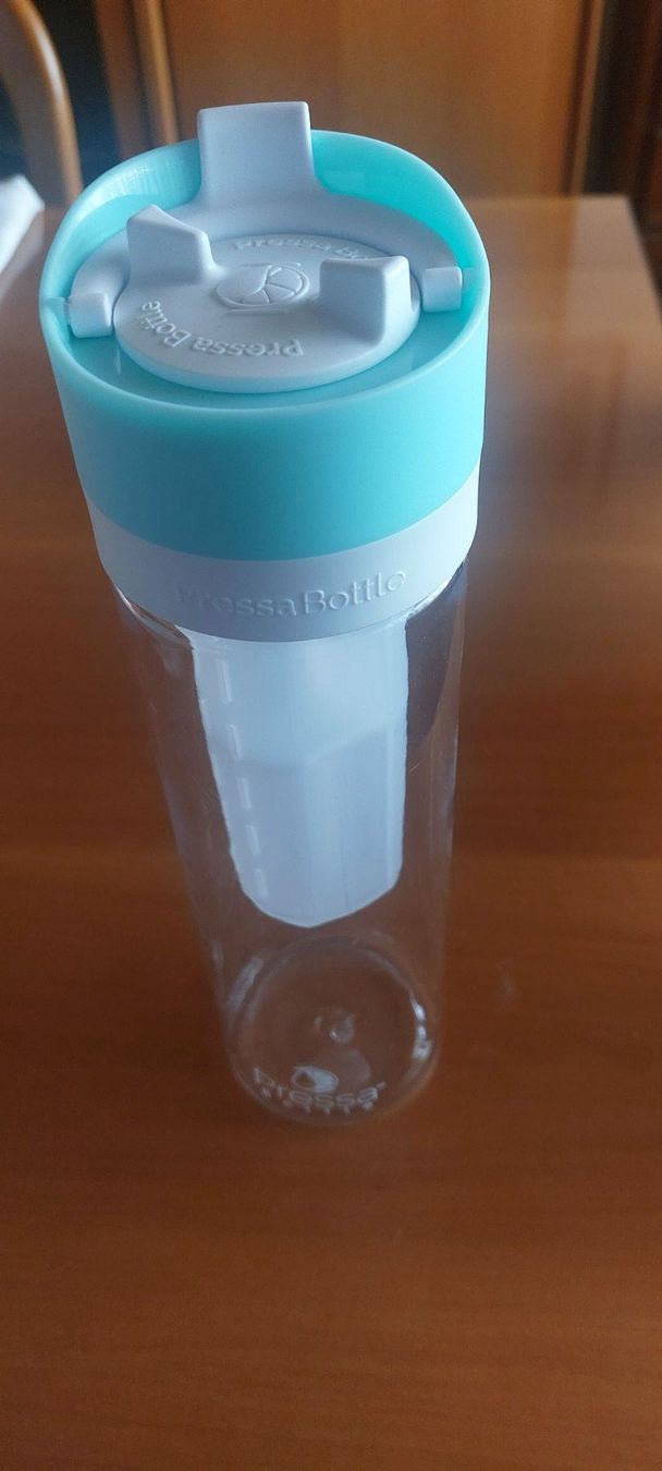 Altro in Stoviglie & Bicchieri: Pressa Bottle Squeeze System Wasserflasche mit Fruchtgeschma – Nuovo e nell'imballaggio originale da Quartino venduto da matepetra 1