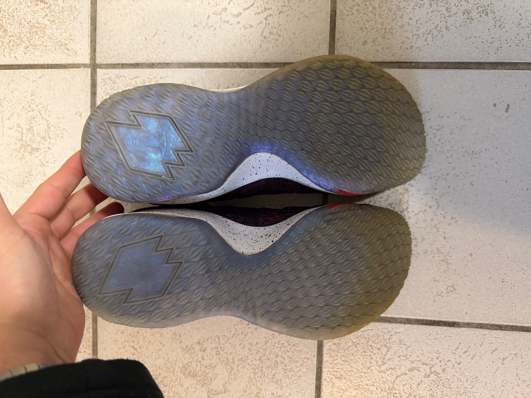 Nike Scarpe da uomo: Nike LeBron 15 Low Grösse 43, Top Zustand – Usato da Zürich venduto da fresh0001 2