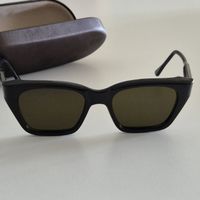 Lunettes de soleil noires avec étui sunglasses style vintage