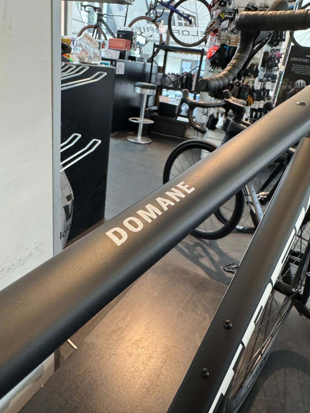 Trek Velos: TREK Domane AL 5 Gen 4, Grösse 54cm – Neu und originalverpackt aus Zürich von Velofabrik01 4