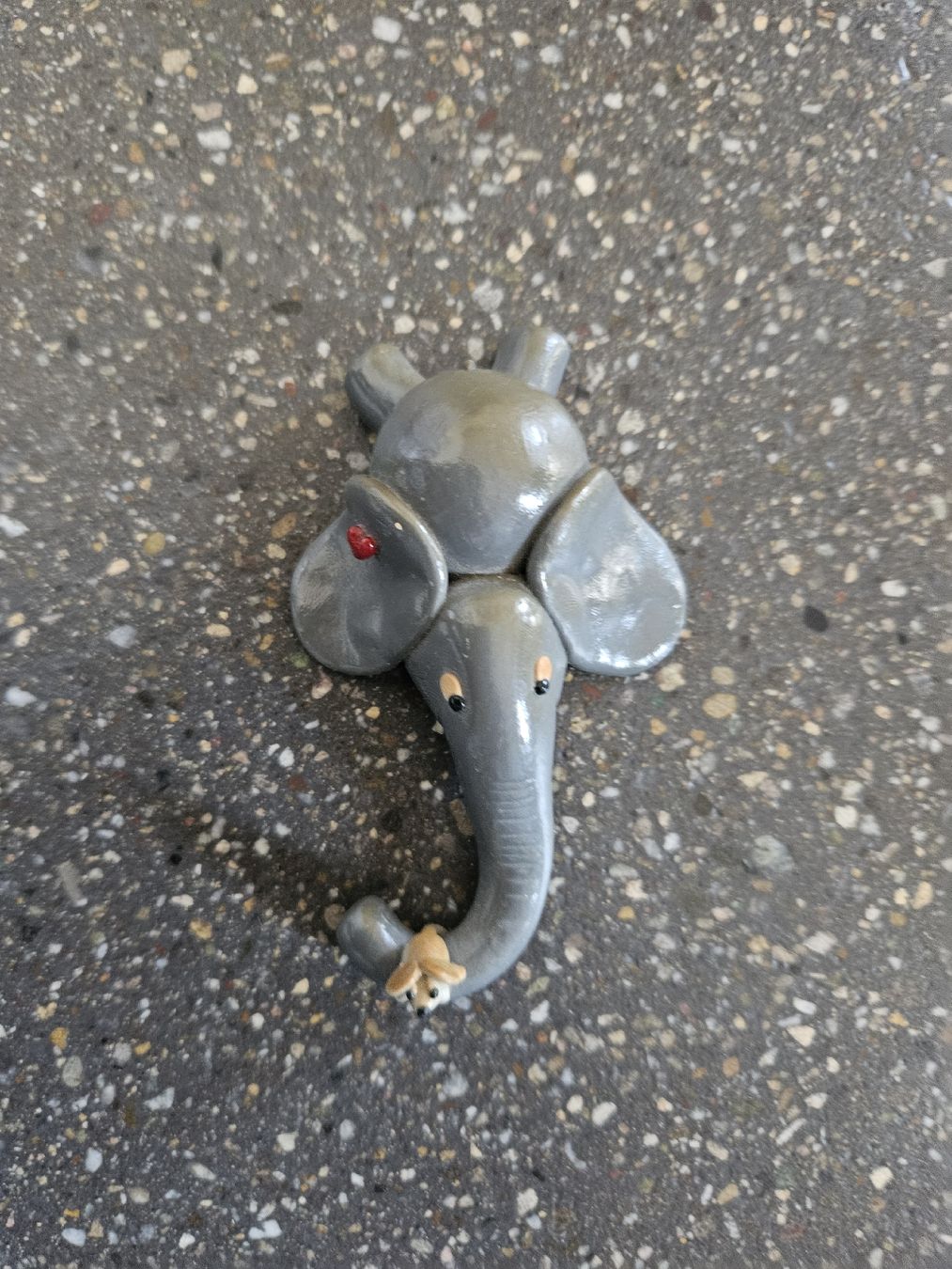 Statuette: Handgemachte Elefantenfigur  mit kleiner Maus  🐘 – Usato da Anwil venduto da tamoos