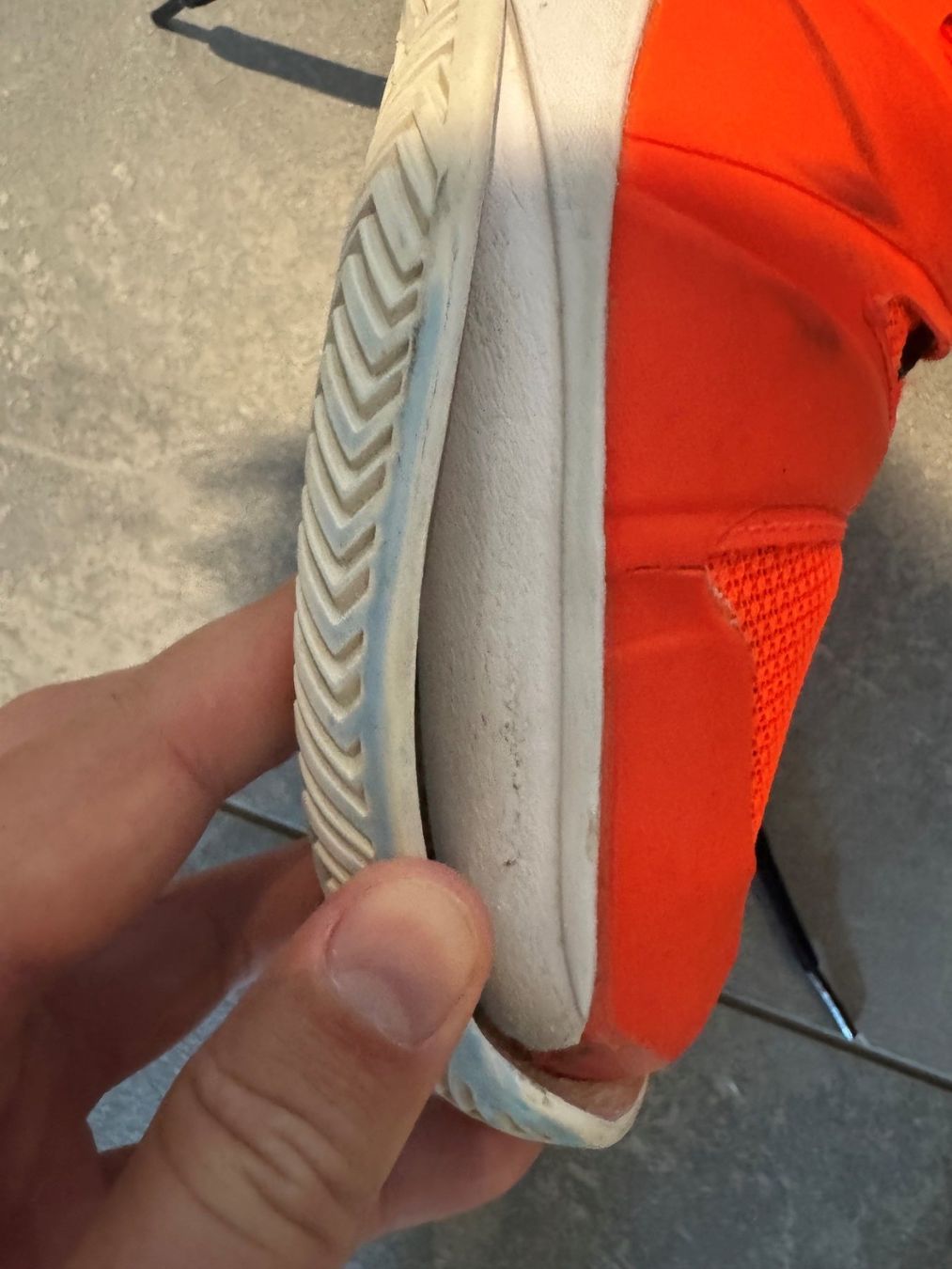 Scarpe da uomo: Getragene und seltene Hallenschuhe, Gr. 46 – Usato da Tagelswangen venduto da Pittis9 1