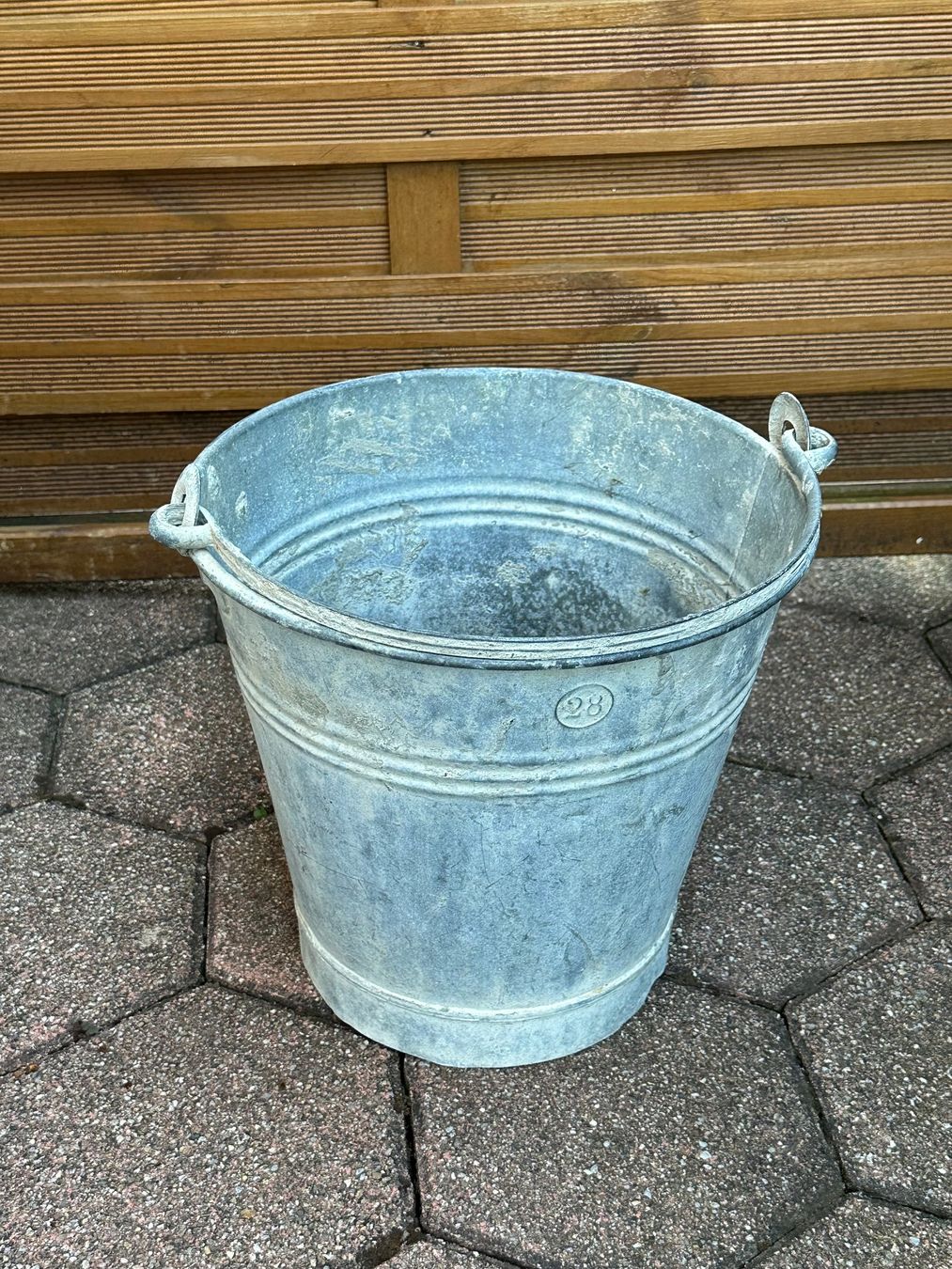 Tutte le decorazioni: Kessel Deko Blumen Garten – Usato da Flüelen venduto da Amazona03 1
