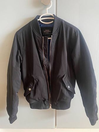 Bershka Bomberjacke