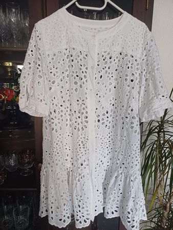 Robe chemise blanche broderie anglaise