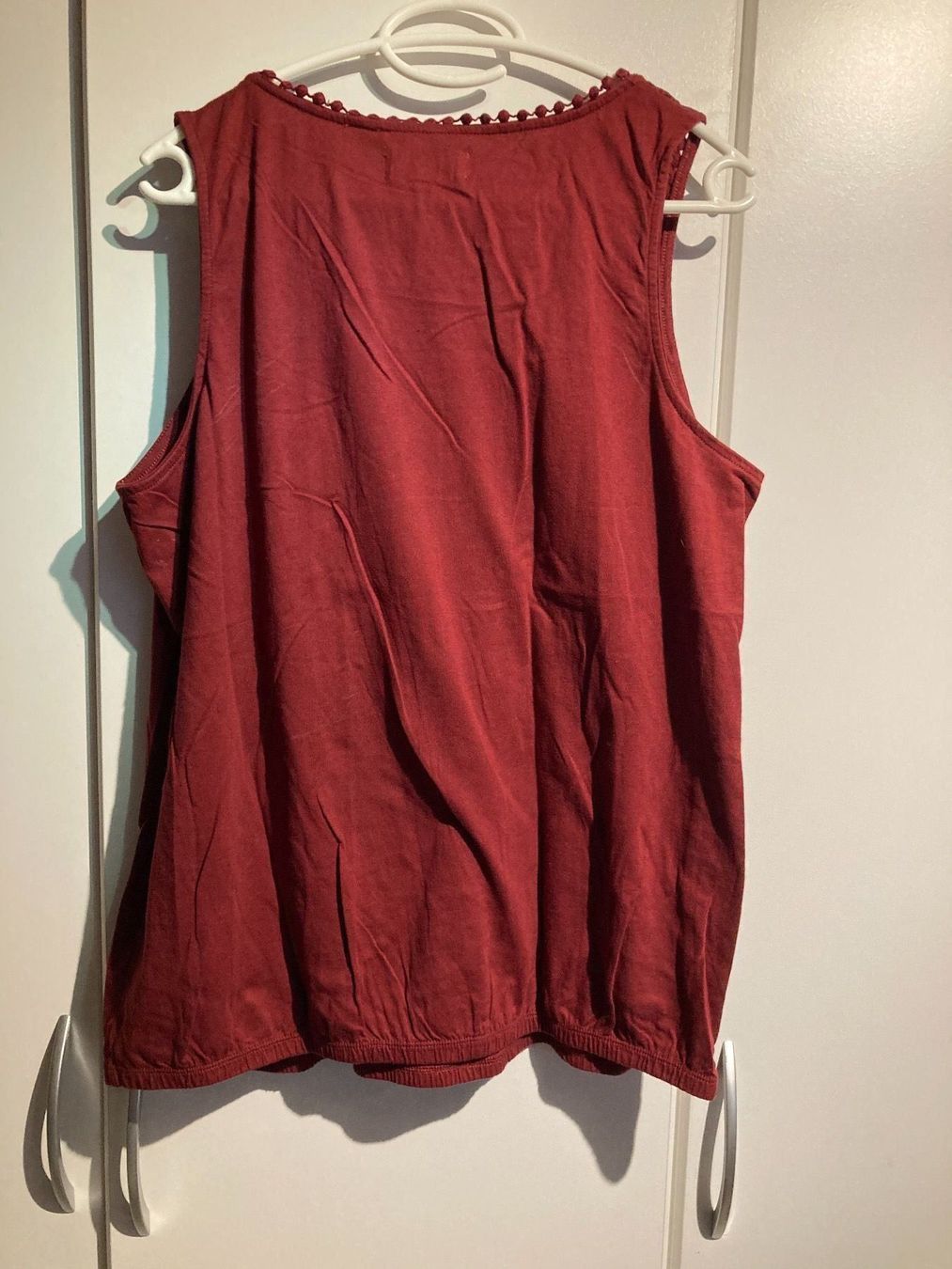 Top: 3er Set bordeaux rote Tops Gr. 48/50 – Usato da Thun venduto da Vans_98 3