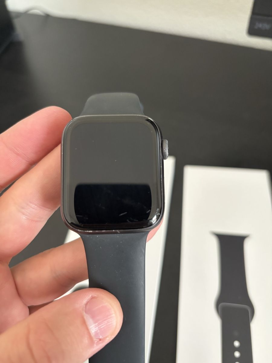 Apple Smartwatch: Apple Watch SE 44mm Full Box – D'occasion à Boudry par cor_skj5 6