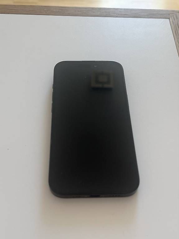 Portables: Iphone 15, 128GB – D'occasion à Rheineck par juli977 2