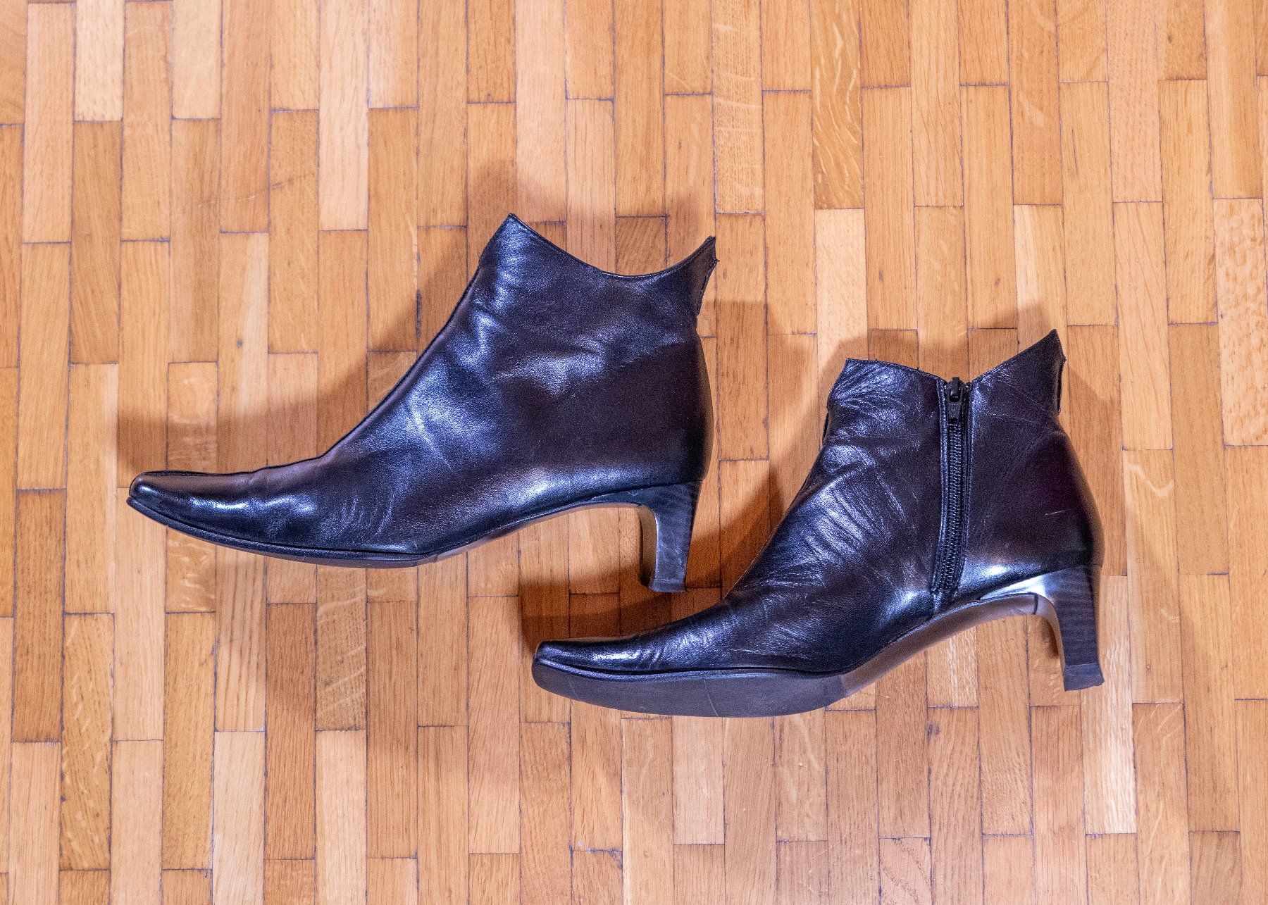 Scarpe da donna: Bottines noires en cuir – Usato da Genève venduto da MikhailG