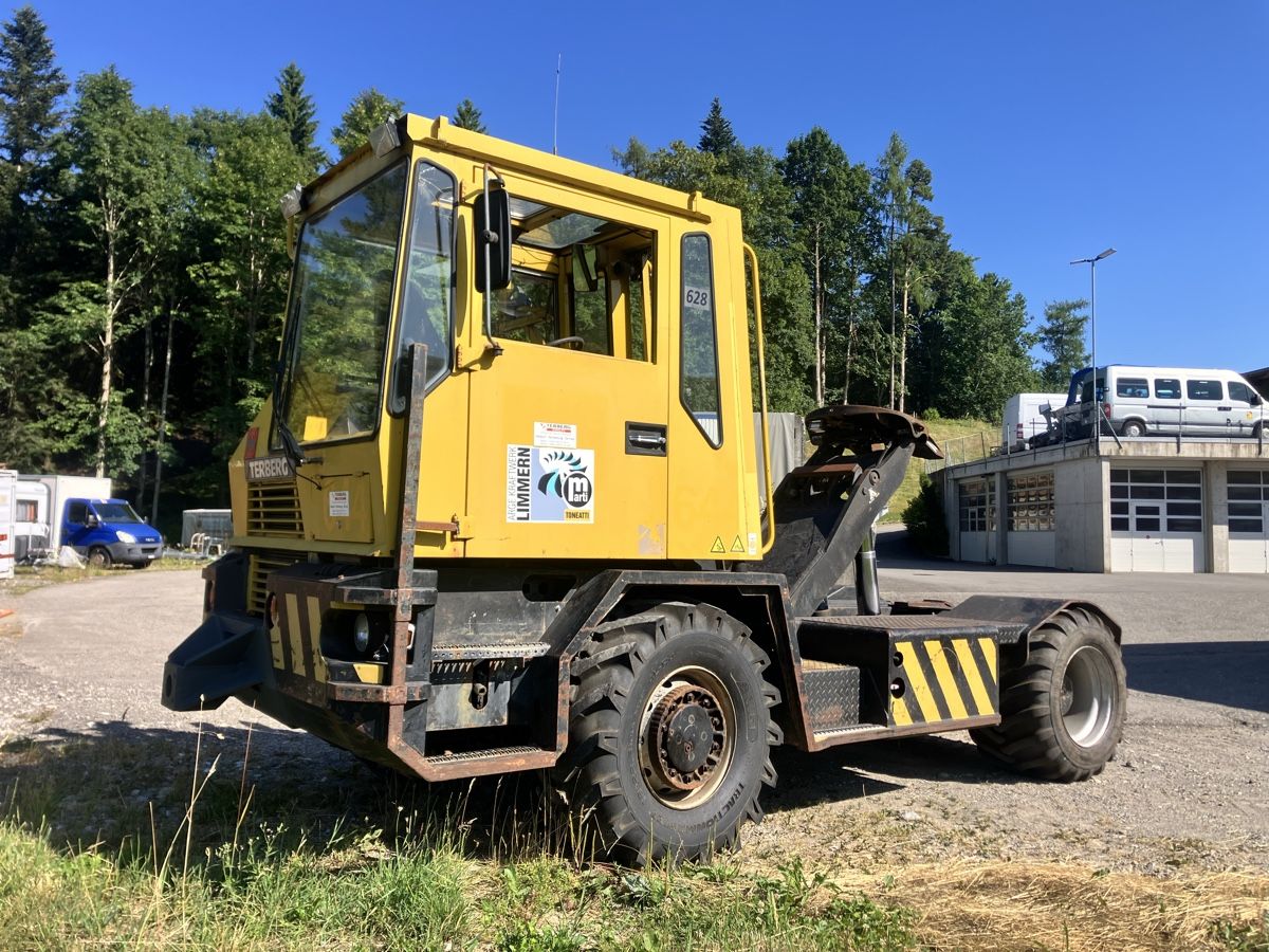 Autocarri: Agro-Truck , Hafenschlepper Terberg – Usato da Schwanden im Emmental venduto da Turbonetics 1