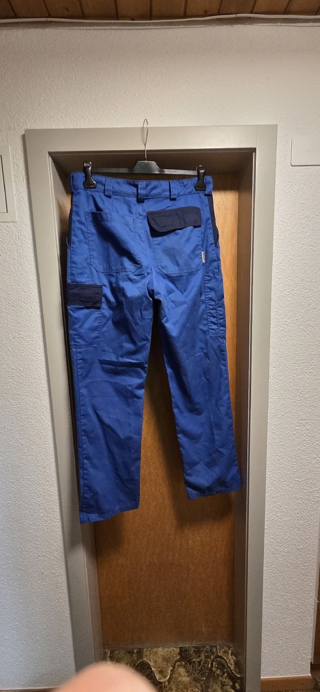 Pantalons: Arbeitshose – D'occasion à Sigriswil par Fischli_3600 1