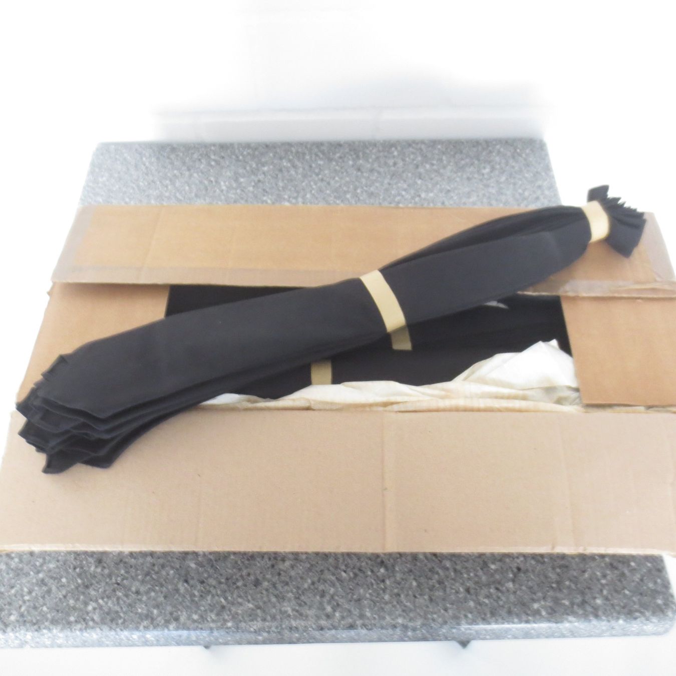 Krawatten: Uniform Arme Schweiz Krawatten 100Stk. neu – Neu und originalverpackt aus Utzenstorf von 3427