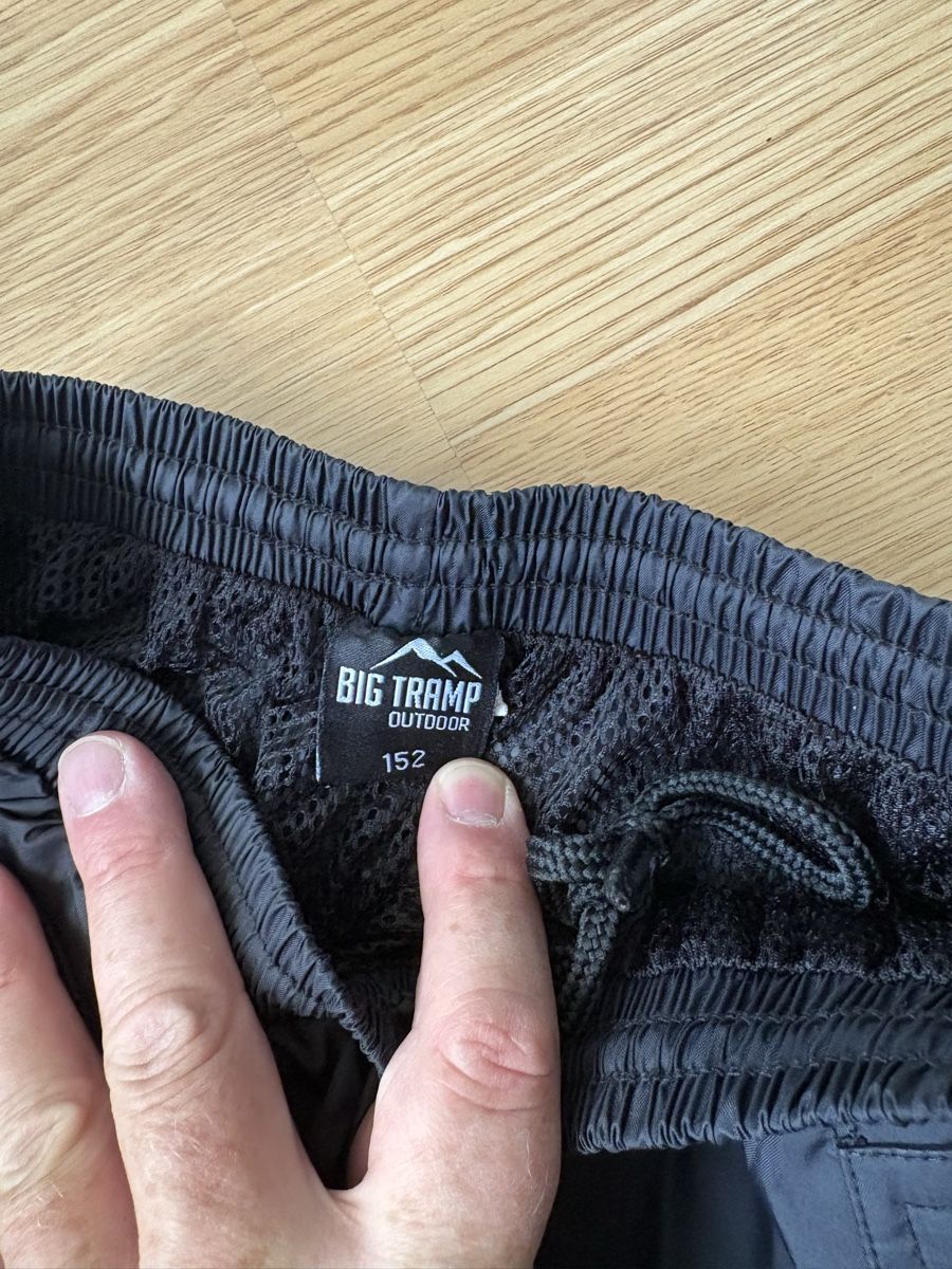 Hosen: Regenhose 152 – Gebraucht aus Zürich von Moskitia 2