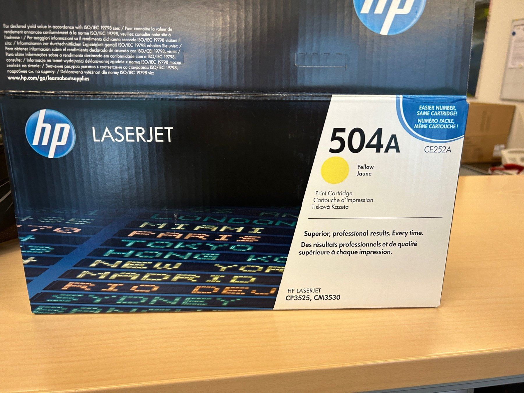 Hewlett Packard Cartucce per stampanti & toner: HP Toner Laserjet 504 A gelb – Nuovo e nell'imballaggio originale da Dottikon venduto da KSAM05