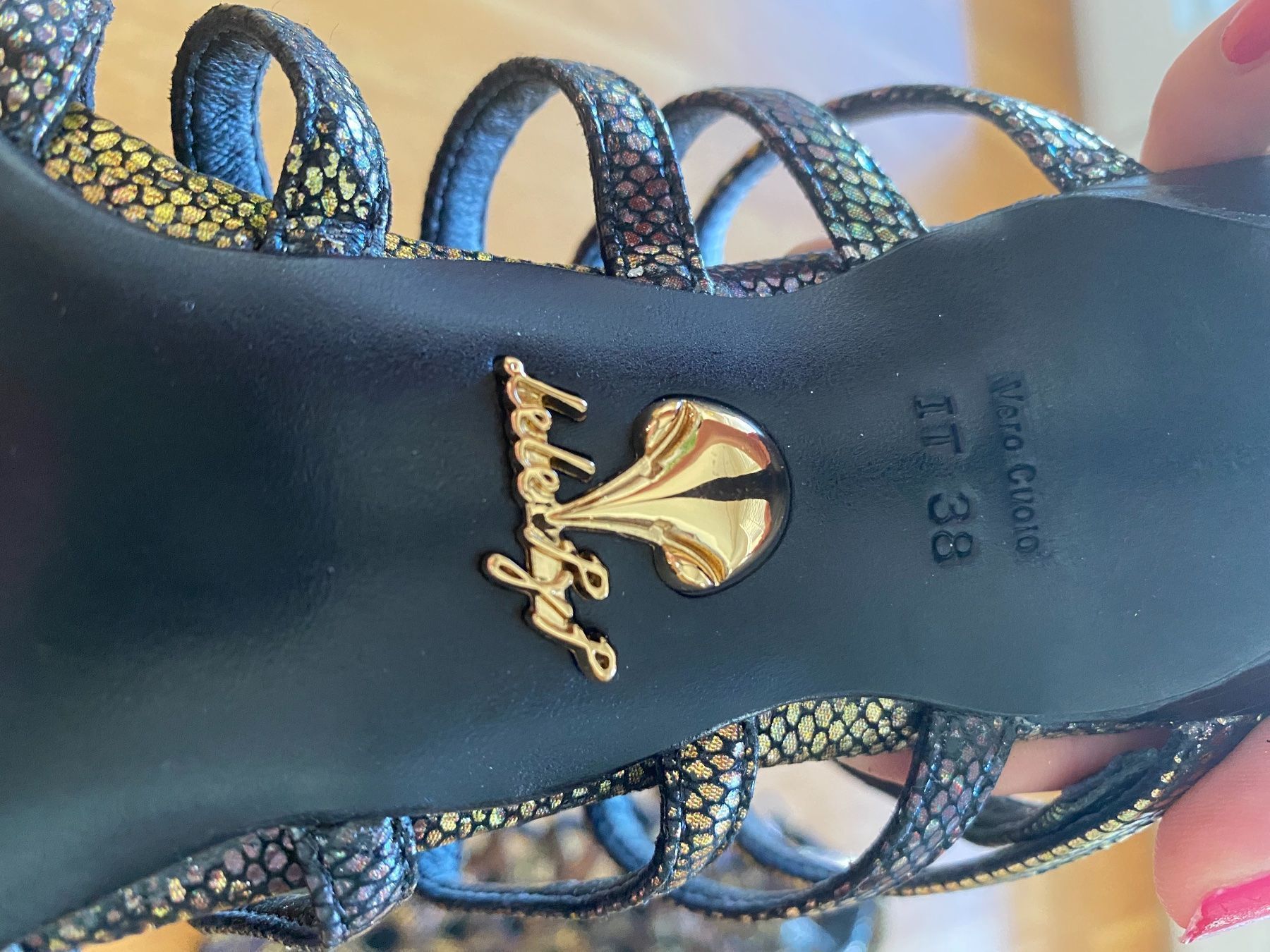 Damenschuhe: Ungetragene Lele Pyp Sandalen – Neu und originalverpackt aus Schmiedrued von visagistinalisha 3
