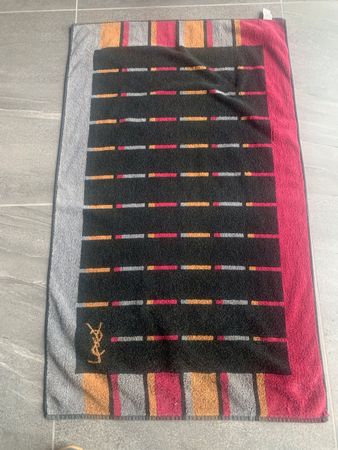 Frottee-Handtuch YSL 62x106 cm, angenehm, selten gesehen