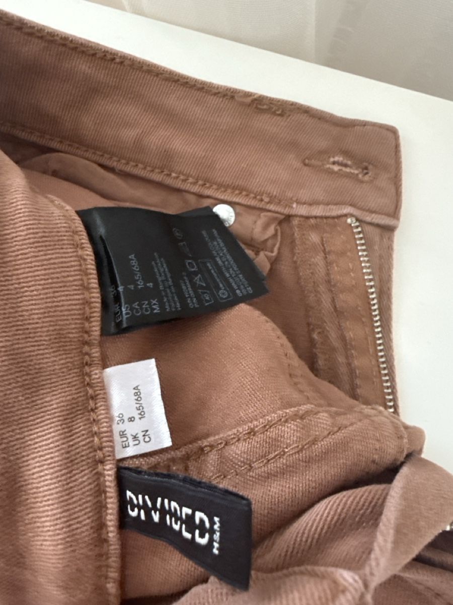 H&M Pantalons: H&m hosen – D'occasion à Biglen par goz_h8dv 1