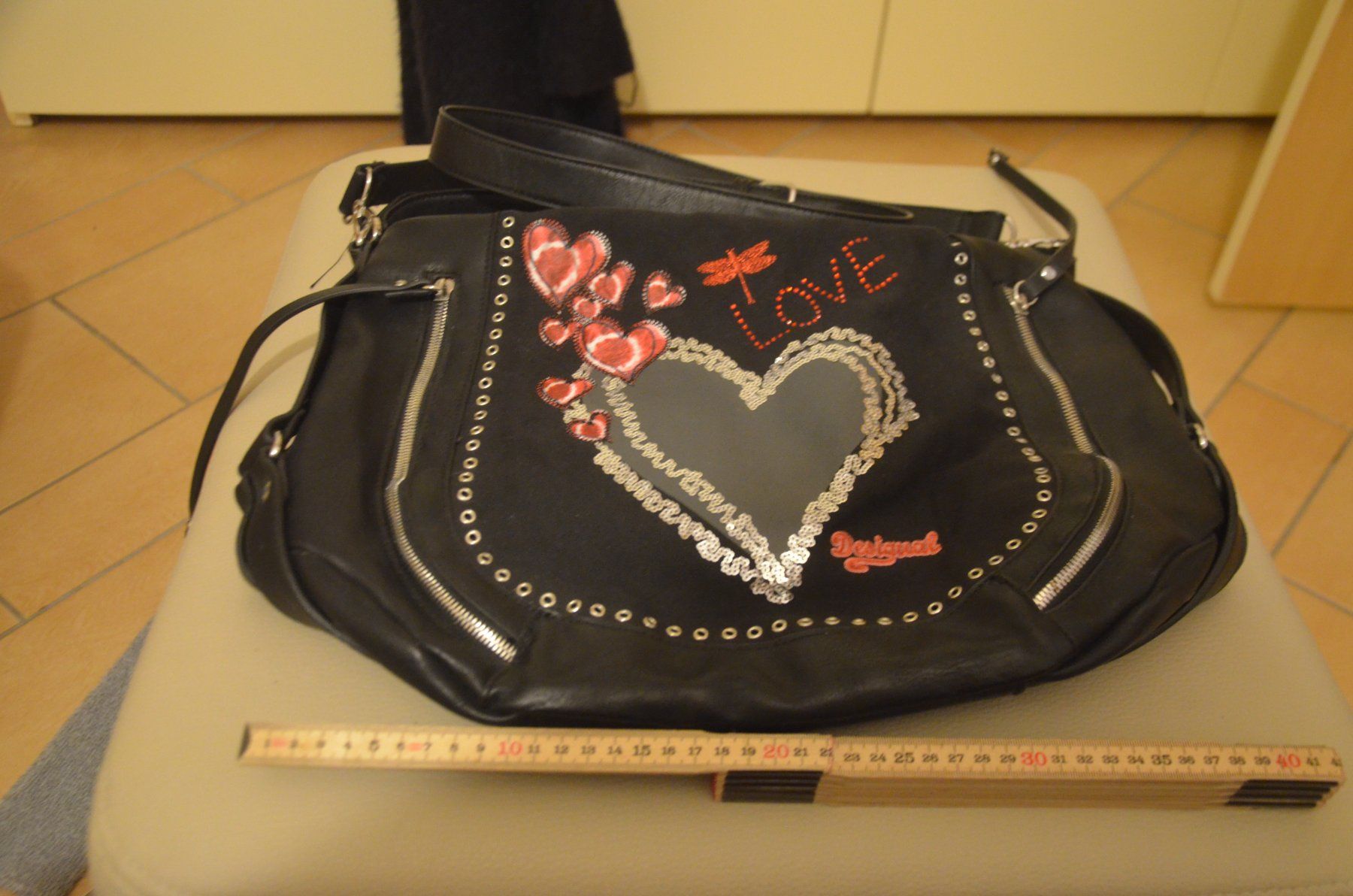 Sacs femmes: TASCHE – D'occasion à Chiasso par Dolly015
