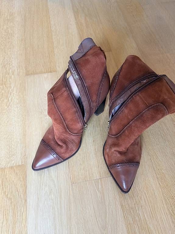 Damenschuhe: Bottes/bottines Tamaris camel  – Gebraucht aus Chardonne von any_yq5q 2