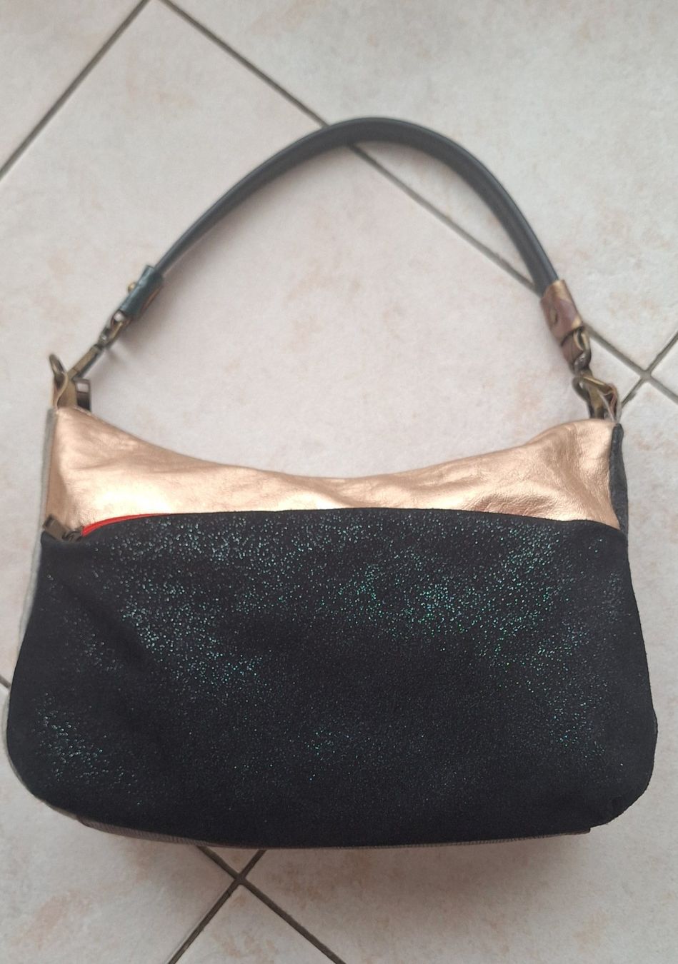 Borse da donna: Sac Ebarrito 100% cuir, multicolore – Usato da St-Triphon venduto da Jldr0 3