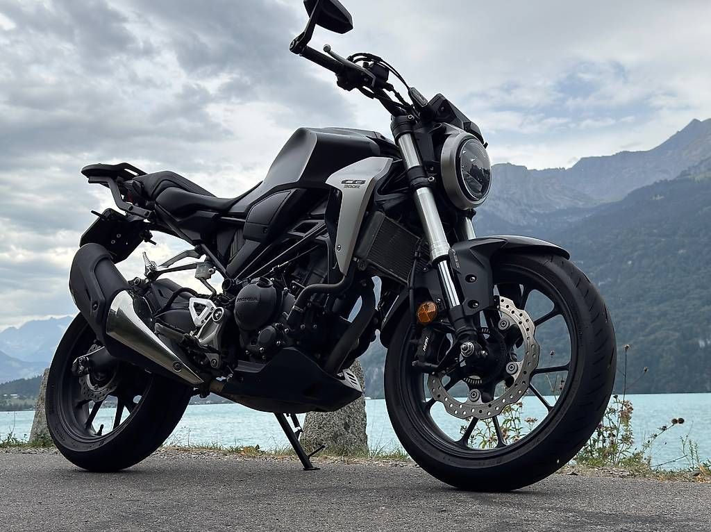 Honda Strada: Honda CB300R Schwarz – Usato da Root venduto da Shadow86 3