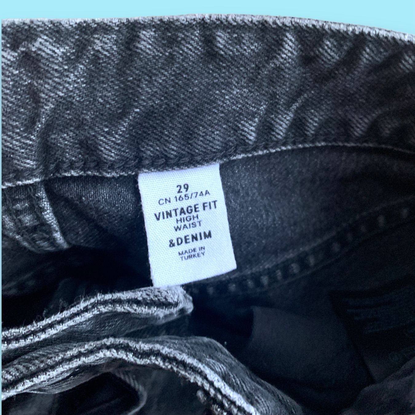 H&M Jeans: Embroidered denim pants – Usato da Basel venduto da demonbaby2222 2