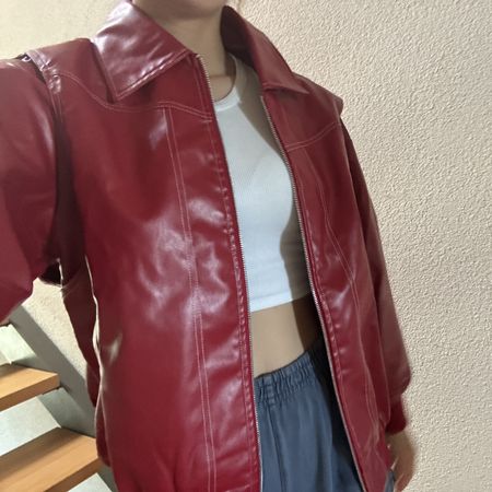 Rote Lederjacke 