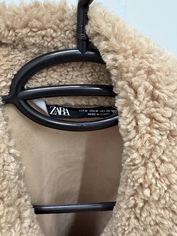 Jacken: Zara Jacke im Teddyfell-Look, Gr. M – Gebraucht aus Aesch BL von sab_9j2z 1