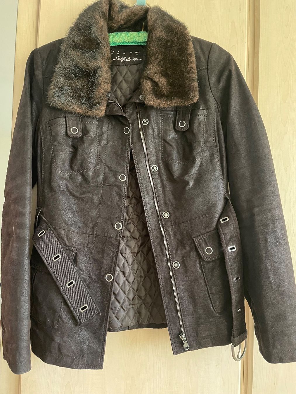 Tchibo Giacche: Gefütterte Lederjacke – Usato da Arbon venduto da DominiqueBergue
