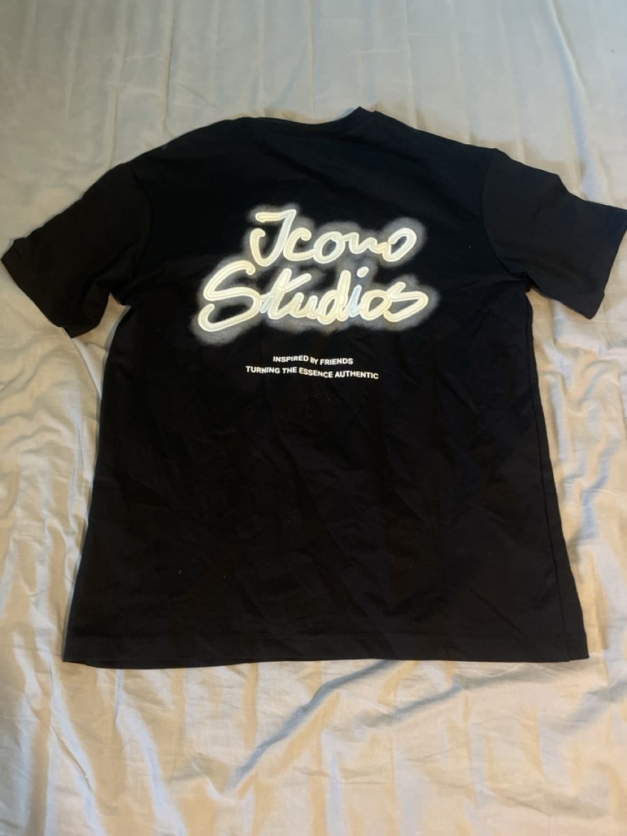 T-Shirts: Schwarzes Icono Studios T-Shirt – Neu (gemäss Beschreibung) aus Frauenfeld von joh_lp6l 2