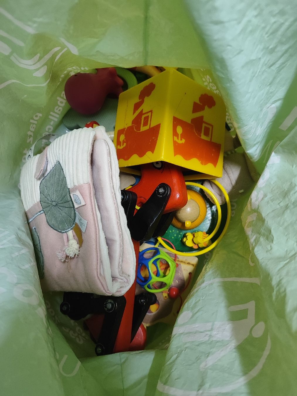 Giocattoli: Tasche mit Kinderspielsachen – Usato da Utzigen venduto da Jaso91
