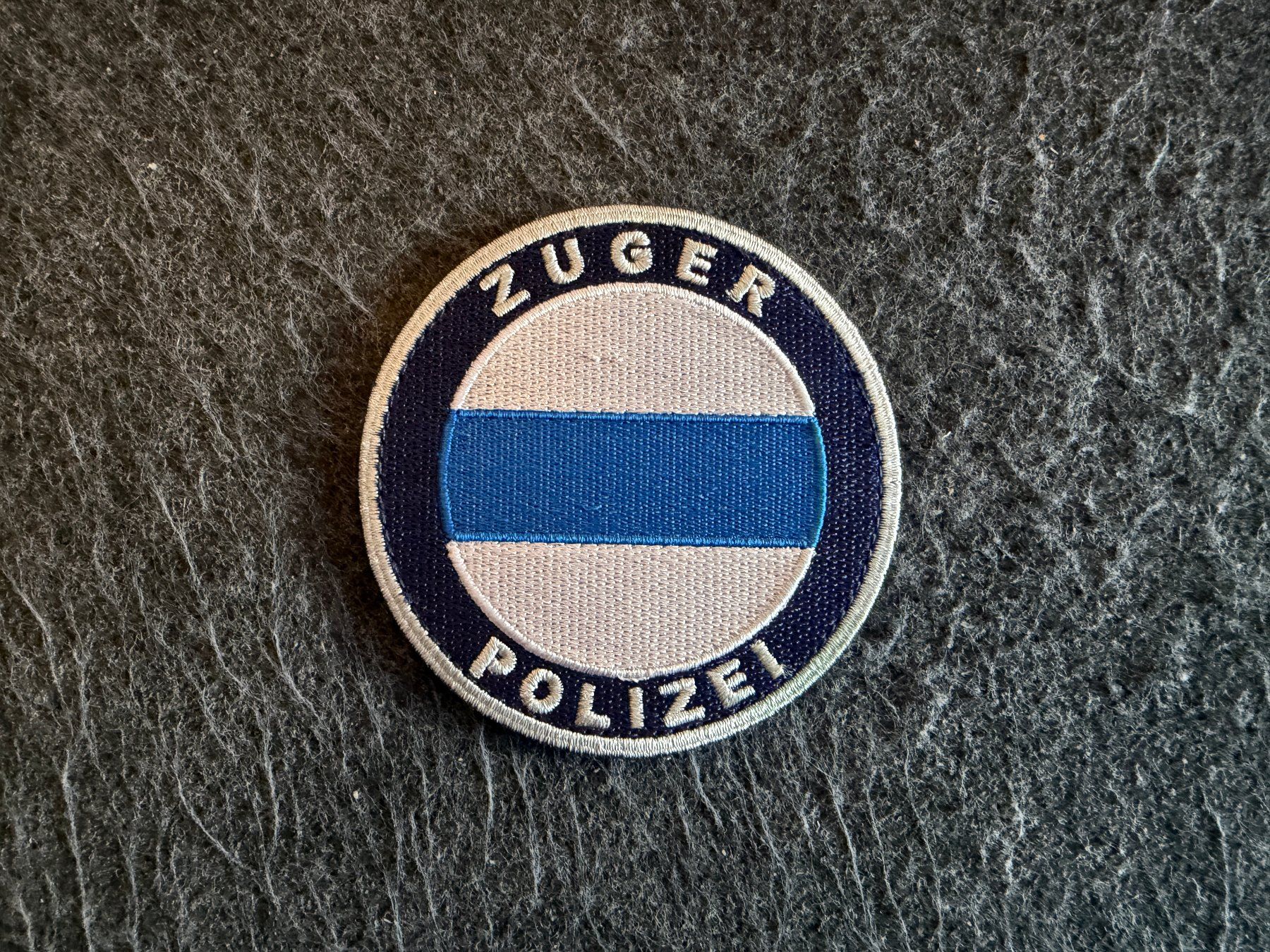 Plaquettes & Badges: Patch Zuger Polizei – D'occasion à Berikon par DGC-1995