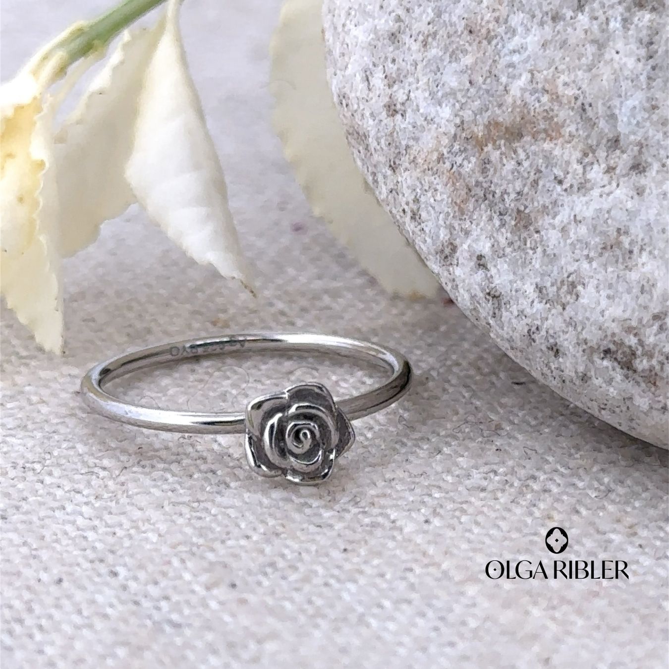 Olga Ribler Anelli: Feiner Silber Ring 925 mit Rose Grösse 50 – Nuovo (secondo la descrizione) da Luzern venduto da Schmuckoutlet