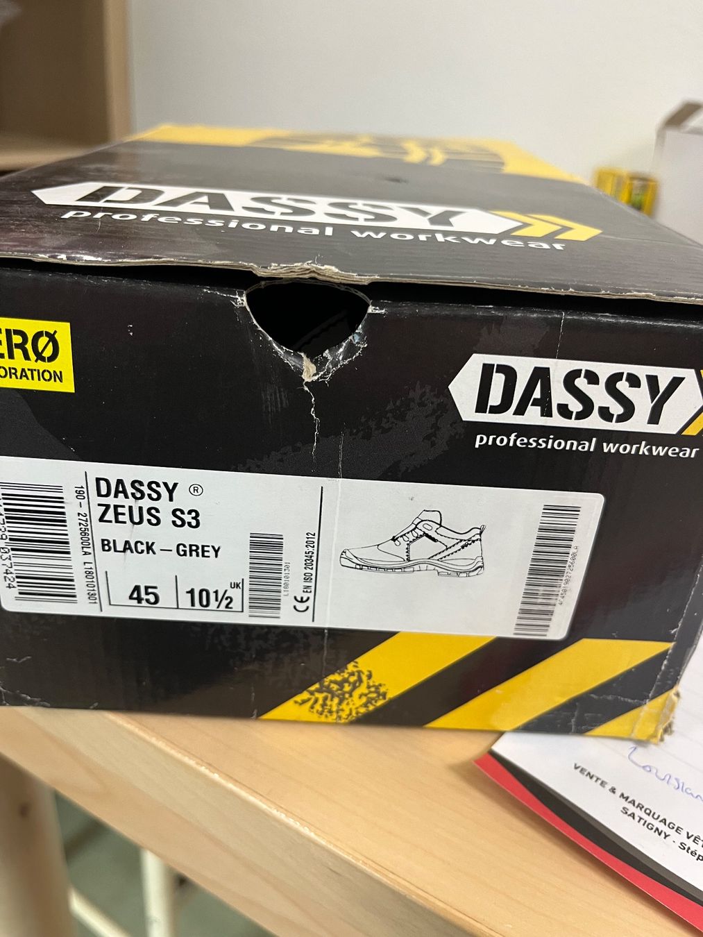 Herrenschuhe: Chaussures de sécurité Dassy Zeus S3 - Taille 45/10.5 – Neu und originalverpackt aus Satigny von SP-Industriel 1