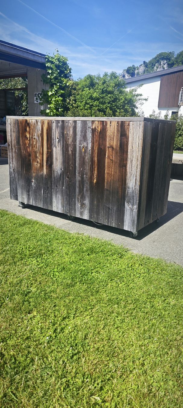 Allestimento di negozi e stand fieristici: Mobile Outdoor Altholz Bar – Usato da Weesen venduto da Realbuchilla1 2
