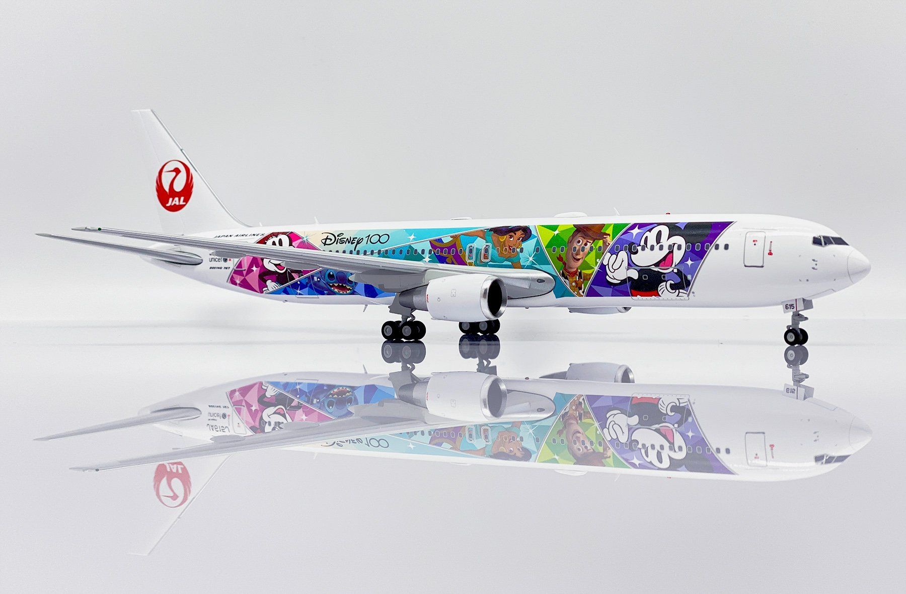 Boeing Modellbausätze & Standmodelle: B767-300ER JAL "Disney 100" – Neu und originalverpackt aus Morges von iljamuromez 3