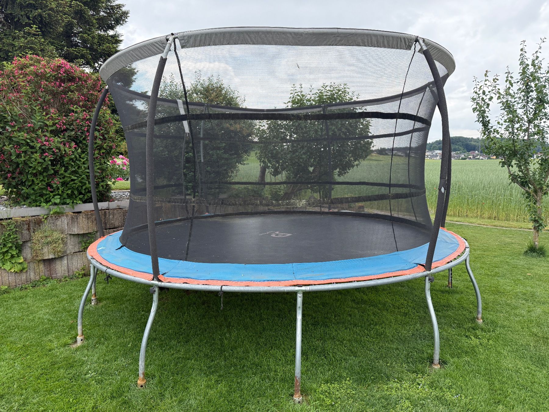 Trampolini: Grosses Gartentrampolin Ø 5 m mit Sicherheitsnetz – Usato da Neuendorf venduto da Vonarb100 2