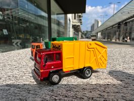 Matchbox Superfast No 36 Refuse Truck + modern