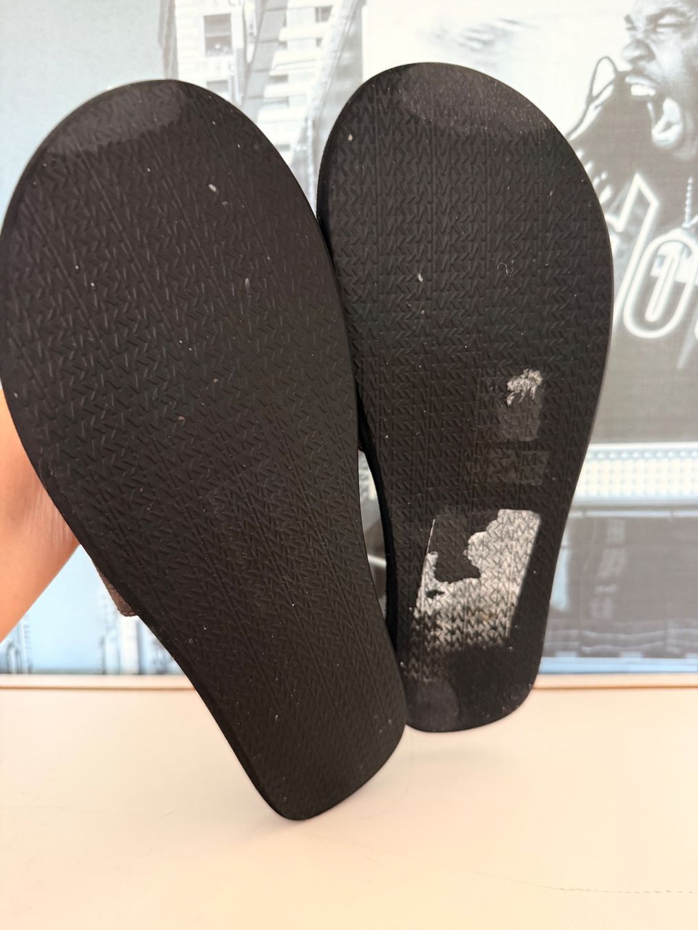 Michael Kors Herrenschuhe: Michael Kors Slides Grösse 42 – Gebraucht aus Kilchberg ZH von KellerCI 1