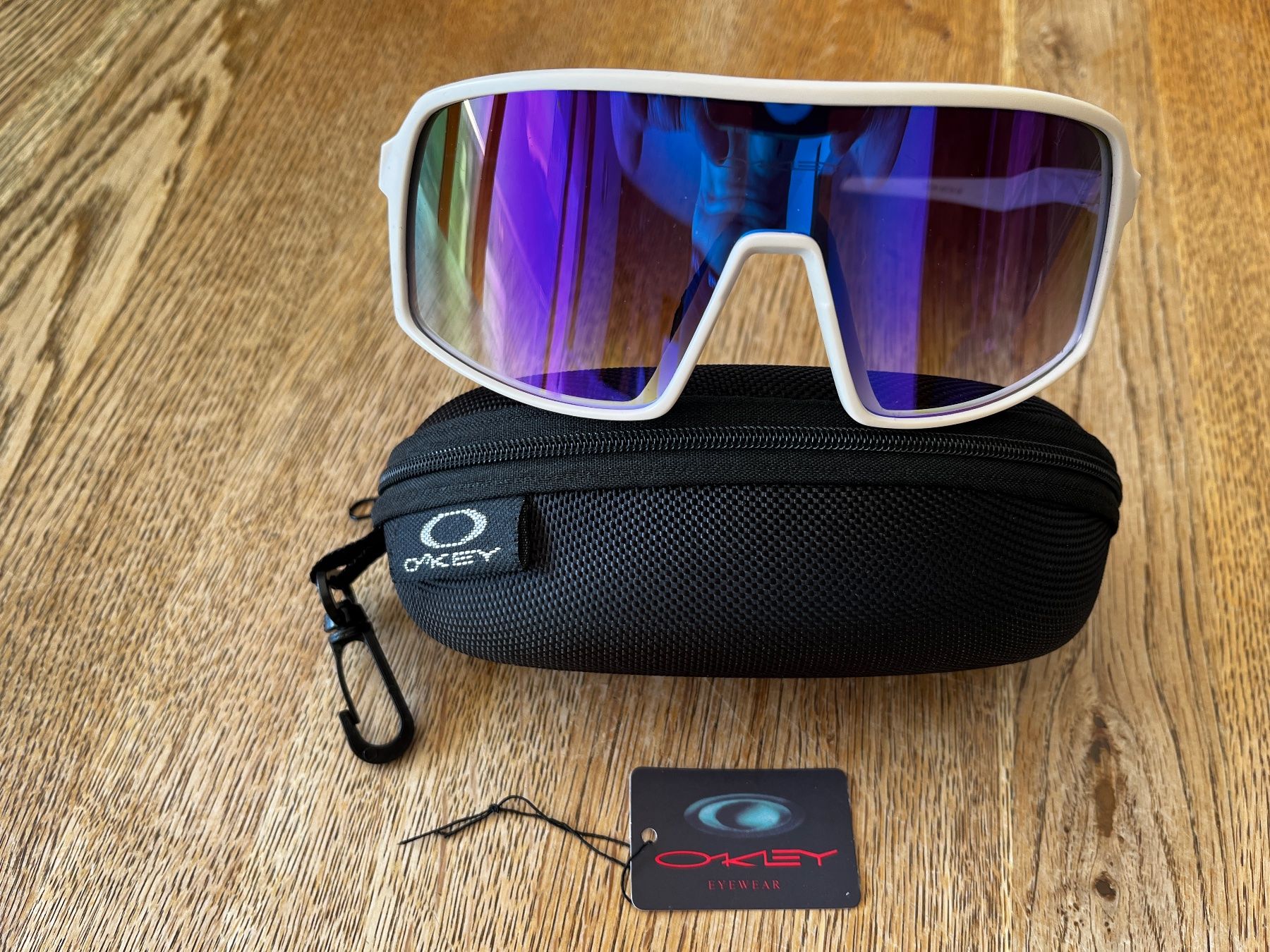 Oakley Occhiali & Lenti: Lunette de soleil estampillée Oakley – Nuovo e nell'imballaggio originale da Flanthey venduto da Didiphil