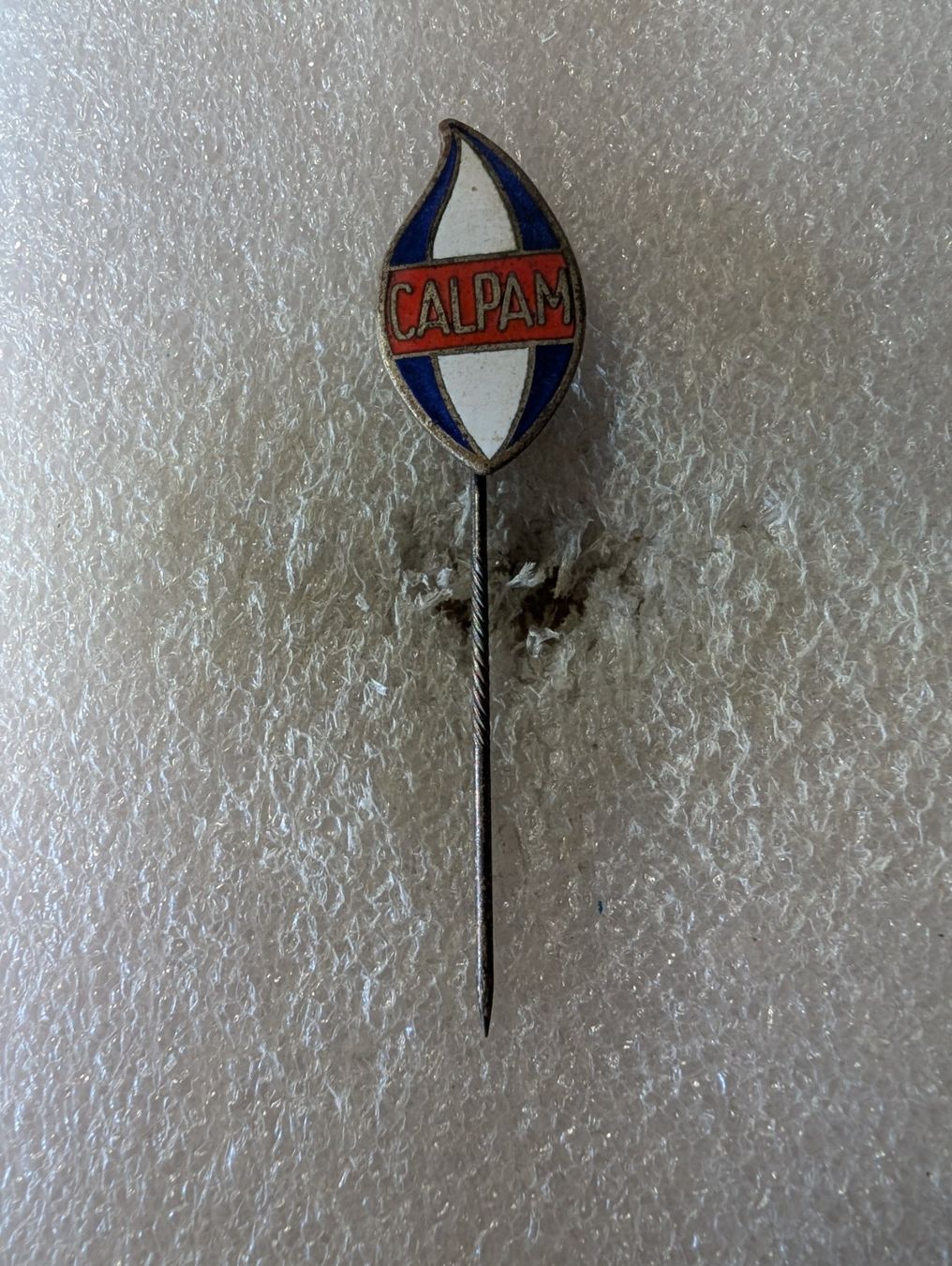 Plaketten & Abzeichen: Anstecknadel 39: Calpam – Gebraucht aus Oppligen von Pin-Fall-Shop
