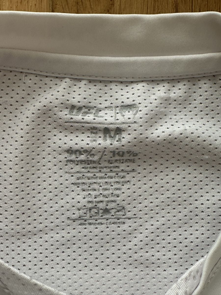 T-shirt: Gebrauchtes UFC Shirt – Usato da Niedergösgen venduto da Abrek9 1